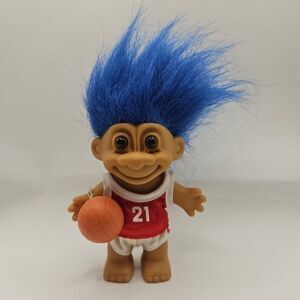 Vintage Russ Berrie Troll Basketball Player 5" Blue Hair Red White Clothes #21